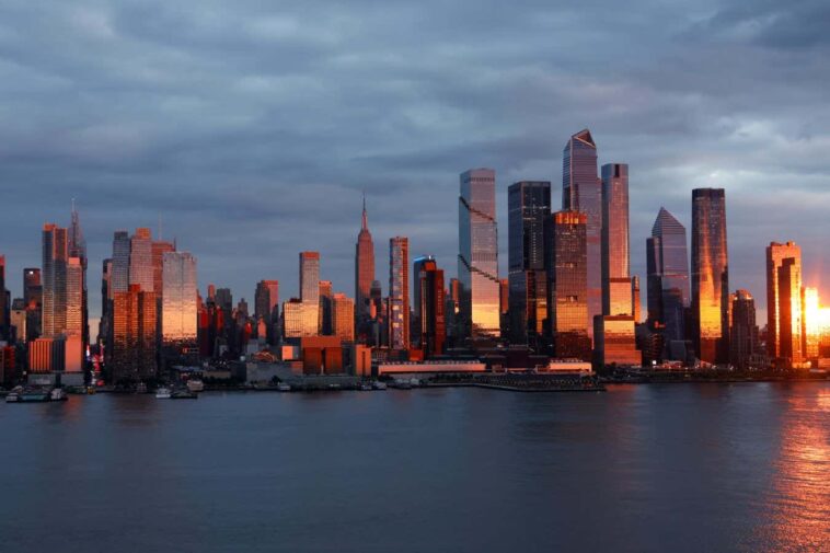 Les grandes villes américaines comme New York et Seattle coulent à un rythme rapide