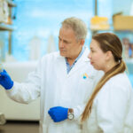 Les microbes durs trouvés dans les salles blanches de la NASA ont des indices sur la survie de l'espace et la biotechnologie