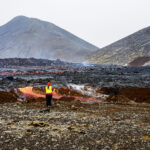 Protéger les villes de l'Islande contre les flux de lave - avec la saleté Protéger les villes de l'Islande contre les flux de lave - avec la saleté