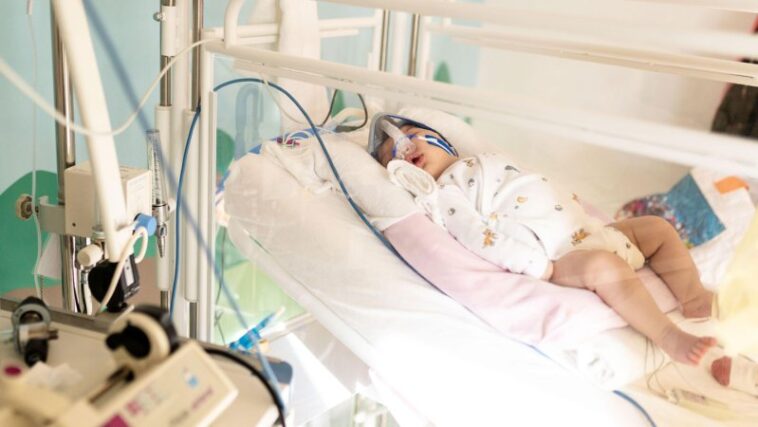 RSV n'a pas été aussi difficile pour nous les bébés l'hiver dernier. C'est peut-être pourquoi RSV n'a pas été aussi difficile pour nous les bébés l'hiver dernier. C'est peut-être pourquoi