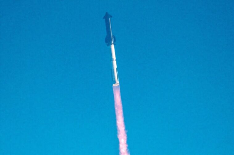 Starship Megarocket explose sur l'océan Indien dans le dernier test bosselé