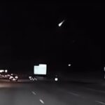 Une boule de feu verte repérée sur le ciel occidental. `` Je n'ai jamais rien vu de tel '