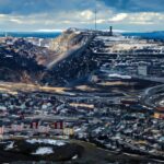 Villages en déménagement: 4 histoires de communautés confrontées à la relocalisation montrent les réalités complexes de la retraite gérée