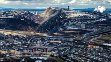 Villages en déménagement: 4 histoires de communautés confrontées à la relocalisation montrent les réalités complexes de la retraite gérée