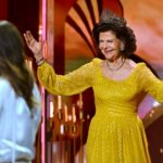 La reine Silvia de Suède reloge la robe scintillante il y a près de 50 ans