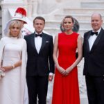 Le prince Albert et la princesse Charlene accueillent Macron pour le premier dîner d'État avec un leader français depuis plus de 40 ans Le prince Albert et la princesse Charlene accueillent Macron pour le premier dîner d'État avec un leader français depuis plus de 40 ans