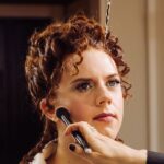 Cole Escola sur Tony Drama et leur Cendrillon-Meet-Bernadette Peters regardent les Tony Awards 2025