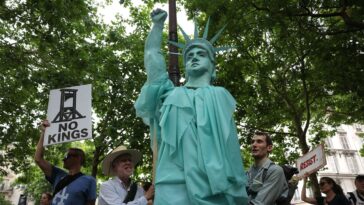 Le défilé militaire de Trump - à son 79e anniversaire - a fait des manifestations à l'échelle nationale «No Kings»