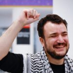 Mahmoud Khalil rentre chez lui après que le juge ordonne la libération de la garde de la glace en Louisiane