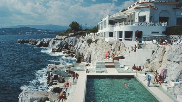 Personne n'a capturé les vibrations d'été plus élégamment que les aarons minces