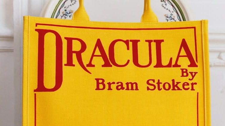 Jonathan Anderson révèle son nouveau sac pour Dior, et il est plein de symbolisme