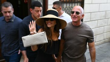 Jeff Bezos et Lauren Sanchez suivent le jour du mariage avec déjeuner au bar de Harry