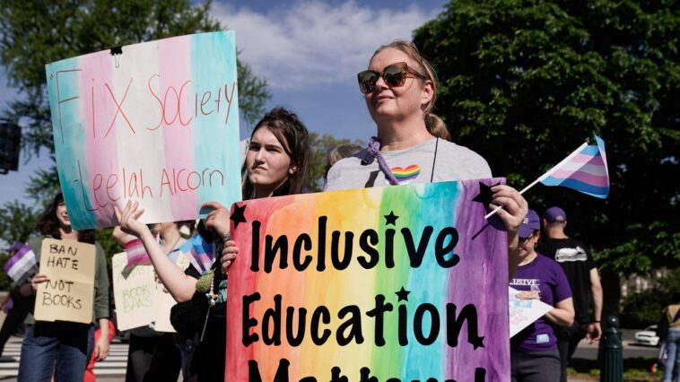 La Cour suprême règne en faveur des parents qui s'opposent aux livres LGBTQ