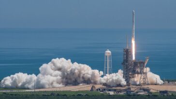 Au milieu de la menace de musc pour la démunard SpaceX Dragon, la NASA révèle plus de retards de Boeing Starliner
