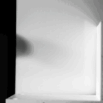 Une boule de courge frappe dans un mur au ralenti.