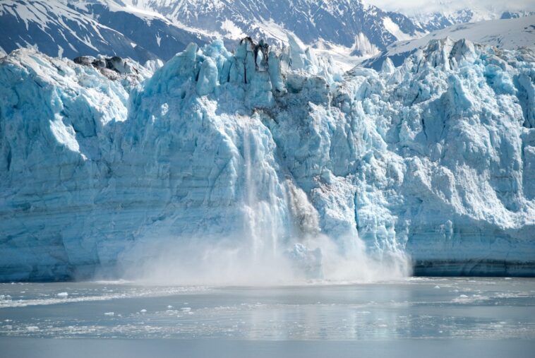 Autant avec les glaciers: les chercheurs suivent une perte de glace sans précédent Autant avec les glaciers: les chercheurs suivent une perte de glace sans précédent