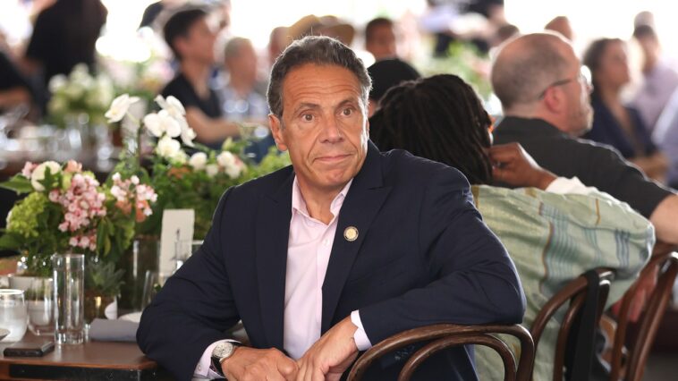 Ce que les électeurs de New York ont ​​dit: "Pas Andrew Cuomo." Ce qu'Andrew Cuomo a entendu: "Restez sur le bulletin de vote."