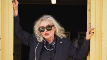 Debbie Harry sur les faits saillants créatifs, son rascé avec David Bowie, et pourquoi elle n'avait pas d'enfants