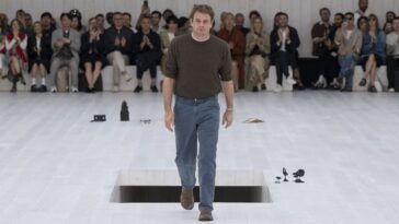 Jonathan Anderson fait l'histoire à Dior