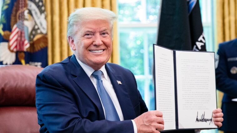 La Maison Blanche prévoit une visite de la victoire pour le projet de loi de dépenses que tout le monde déteste: Rapport