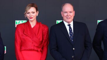 Le prince Albert et la princesse Charlene de Monaco surprise Vénitiens en prenant le train