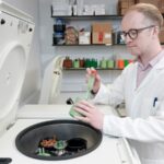 Les bactéries modifiées convertissent les déchets plastiques en analgésique