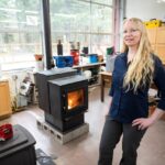 Les nouvelles technologies aident les poêles à bois à brûler plus efficacement, produire moins de fumée Les nouvelles technologies aident les poêles à bois à brûler plus efficacement, produire moins de fumée