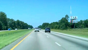 Les résidents expriment une stupéfaction après avoir vu la boule de feu se précipiter dans le ciel du sud