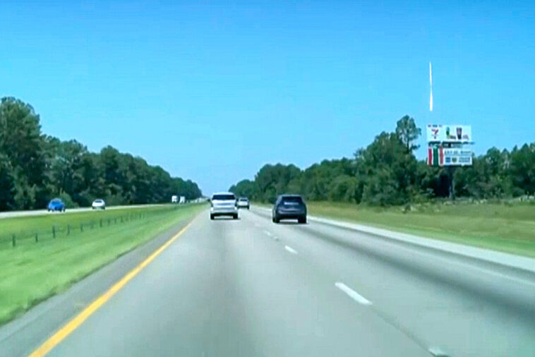 Les résidents expriment une stupéfaction après avoir vu la boule de feu se précipiter dans le ciel du sud