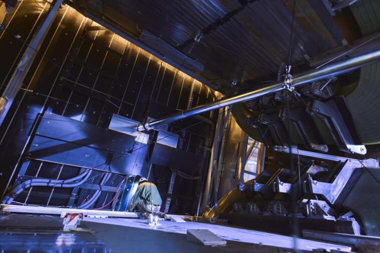 Nouvelle mesure de la masse du boson Z du grand collisionneur de hadrons