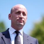 Stephen Miller augmente sa répression de l'immigration avec une nouvelle interdiction de voyager