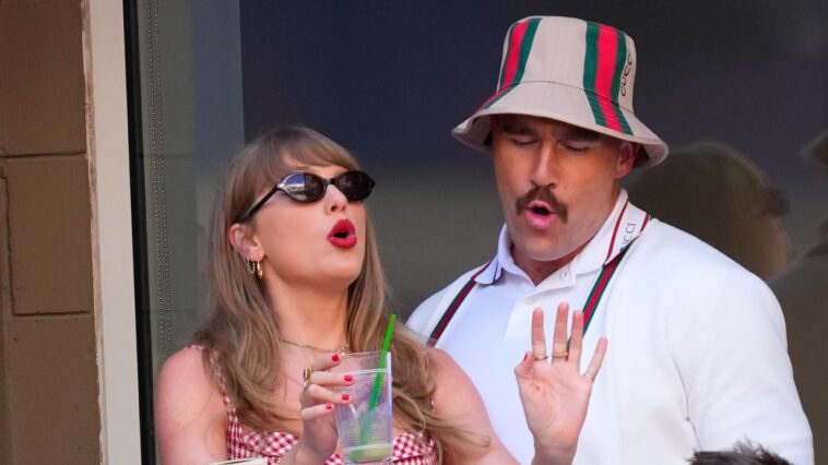 Taylor Swift a célébré la rachat de ses maîtres avec des «larmes de joie», tandis que l'approche de Travis Kelce implique beaucoup plus de shimmying
