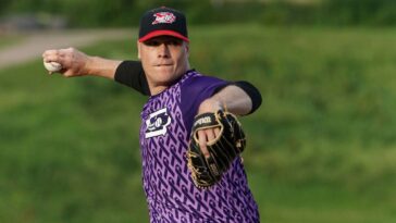 Un lanceur des ligues mineures mène la charge pour évincer Joni Ernst