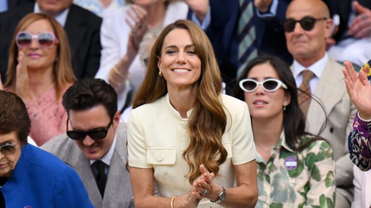 Kate Middleton Braves Heat d'été pour assister à Wimbledon