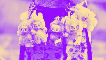 À l'intérieur de la montée monstrueuse et charmée - et la montée - de Labubu