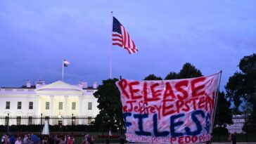 Donald Trump poursuit les journalistes du Wall Street Journal, Rupert Murdoch pour 10 milliards de dollars sur la «fausse» lettre d'Epstein