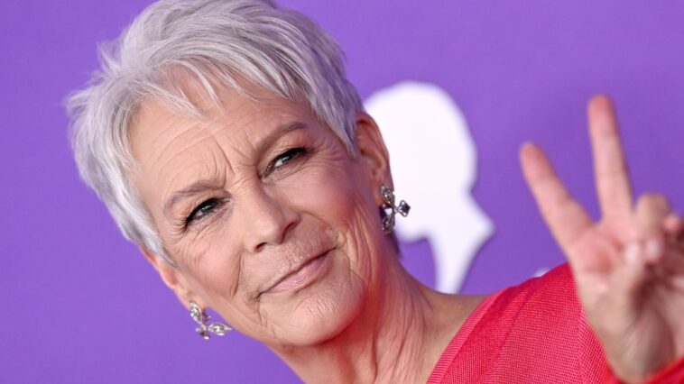 «Auto-retraite» Jamie Lee Curtis se prépare pour meurtre, elle a écrit Reboot