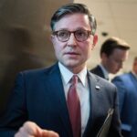 Le président Mike Johnson veut «protéger les innocents» victimes d'Epstein, mais ils veulent plus d'informations