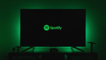Alors que Spotify se déplace vers la vidéo, l'empreinte environnementale de la diffusion musicale est en train de sonner les notes élevées