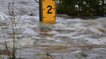Briser la force de l'eau dans les inondations du Texas