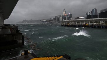 Hong Kong frappé par des vents forts, de fortes pluies alors que le typhon Wipha juge passé