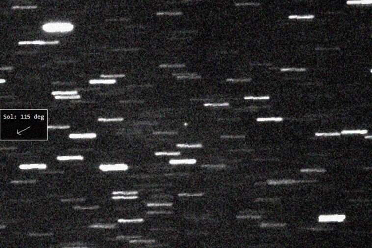 Interstellar COMET se précipitant à travers le système solaire nommé 3i / Atlas