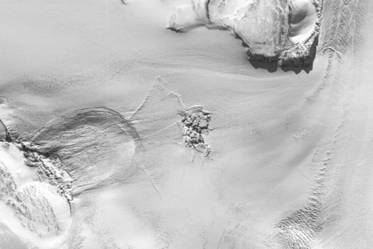 La fusion éclate à travers la glace du Groenland dans une éruption première de son genre