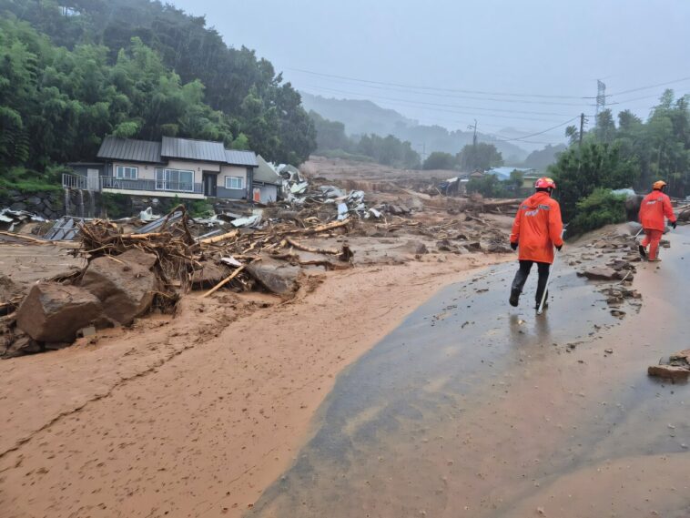 Le nombre de morts de pluie en Corée du Sud frappe 17, avec 11 disparus