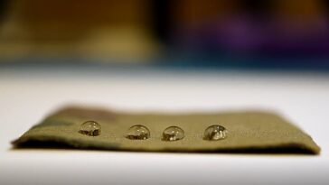 Les chercheurs créent une surface antiadhésive plus sûre, réduisant l'utilisation de «produits chimiques pour toujours»