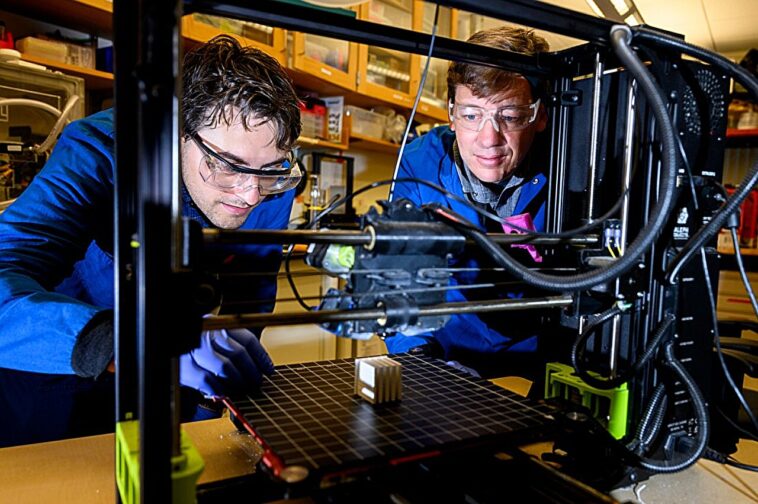 Les chercheurs développent un plastique condamné à la chaleur révolutionnaire pour aider à empêcher l'électronique avancée de surchauffer