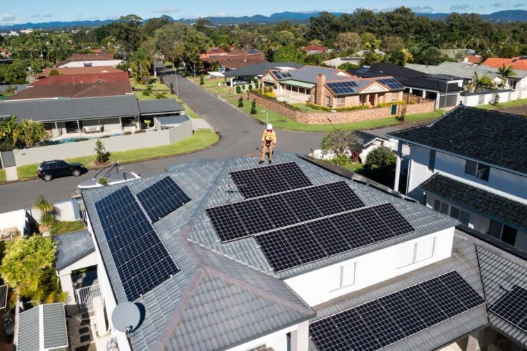 Les cyberattaques pourraient exploiter les panneaux solaires domestiques pour perturber les réseaux électriques Les cyberattaques pourraient exploiter les panneaux solaires domestiques pour perturber les réseaux électriques