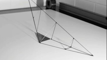 Les mathématiciens créent un tétraèdre qui atterrit toujours du même côté