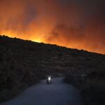 Les pompiers maîtrisent un feu de forêt de dinde alors que deux autres ragent