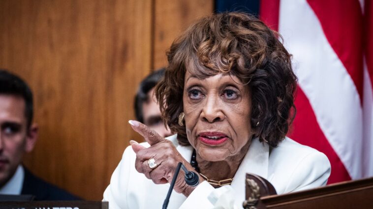 Maxine Waters sonne l'alarme de la «semaine crypto» de Trump de Trump Maxine Waters sonne l'alarme de la «semaine crypto» de Trump de Trump